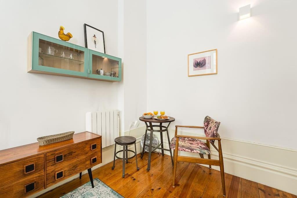 Lovely In Campanha Apartment